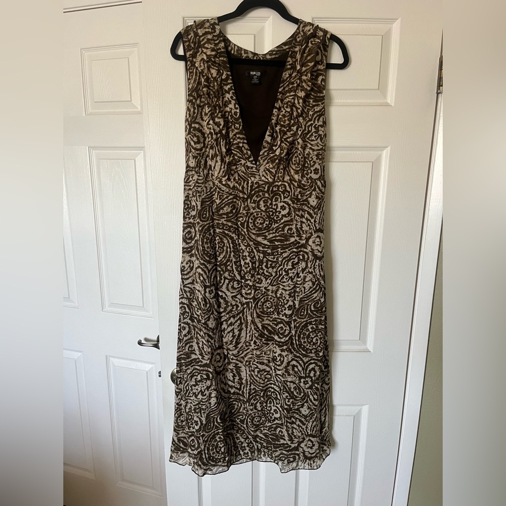 Brown/tan/white dress